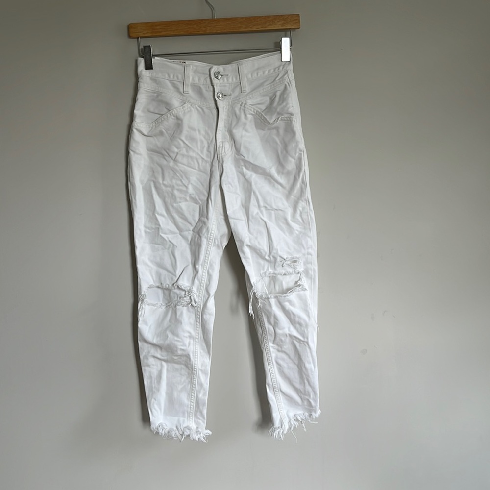 White distressed mom jeans American Eagle Size 00 X-SHORT